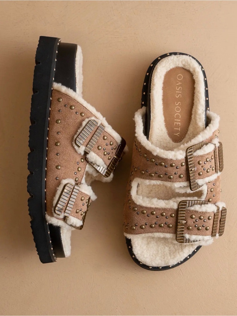 Oasis Society Women's Tan Studded Faux-Shearling Buckle Slides